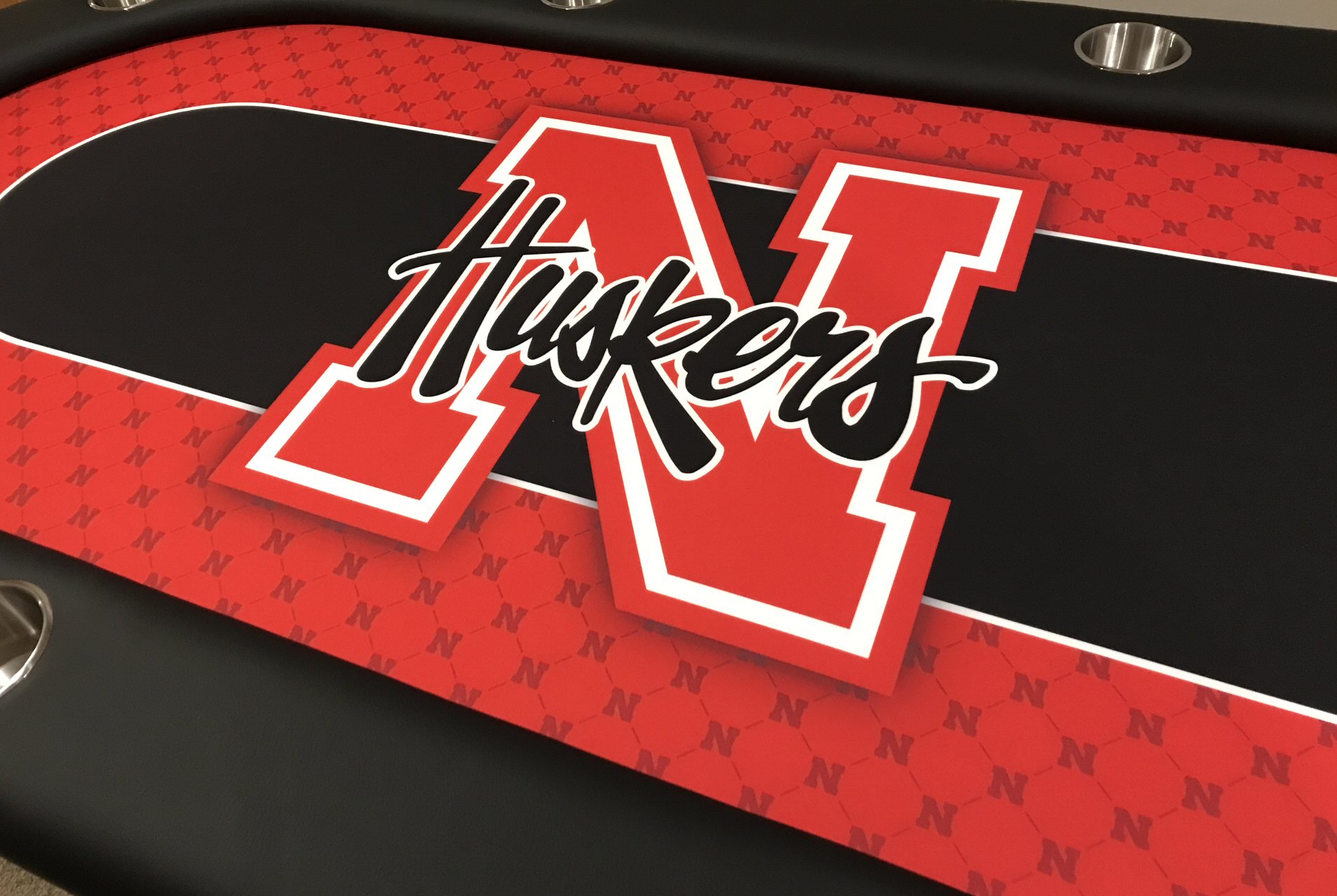 husker poker table