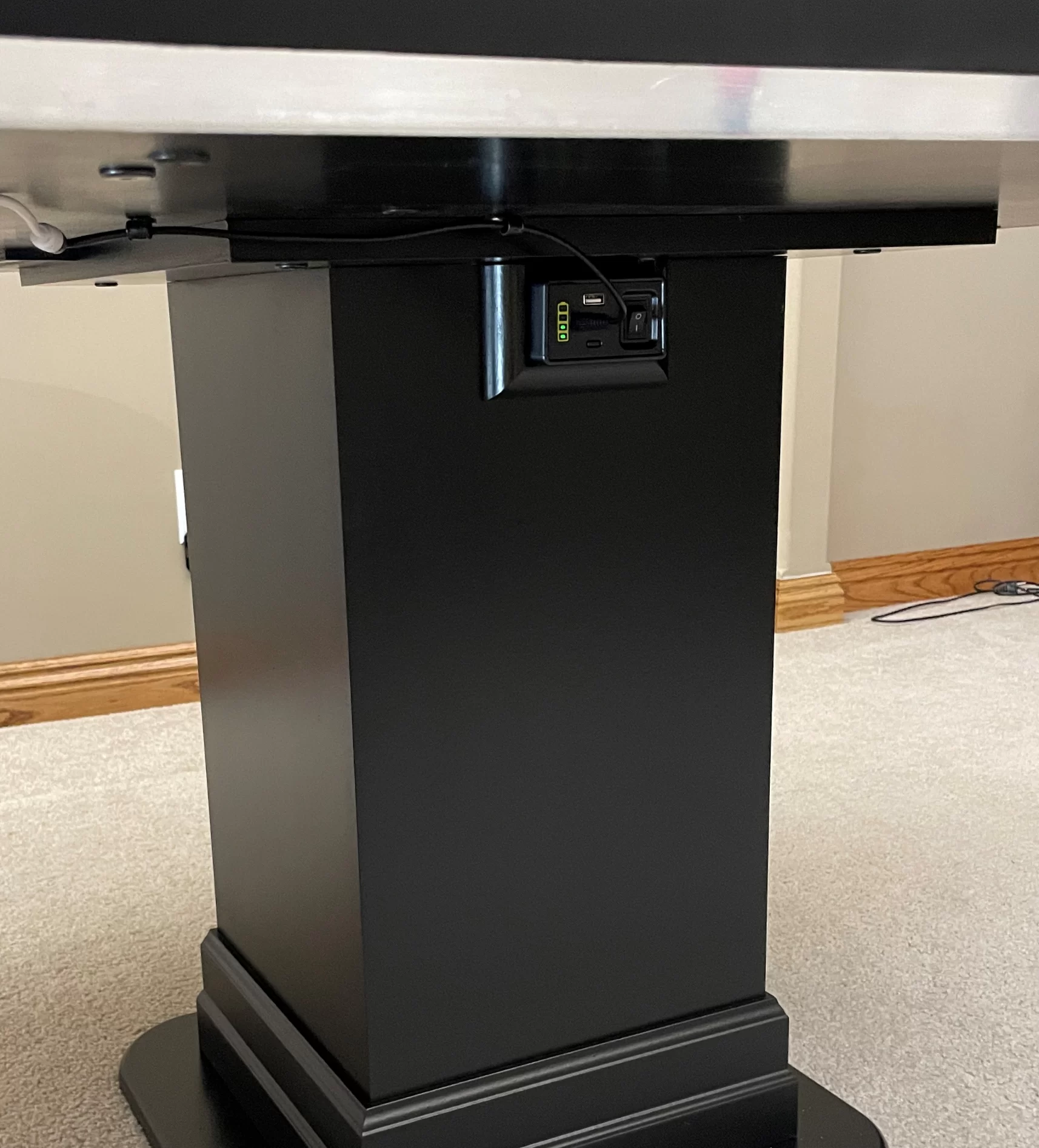 led lights battery poker table with integrated battery to run led lights